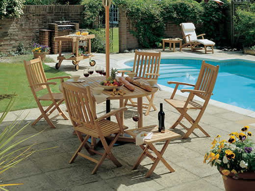 Ascot Armlehnst&uuml;hle und Hocker am Balmoral Tisch